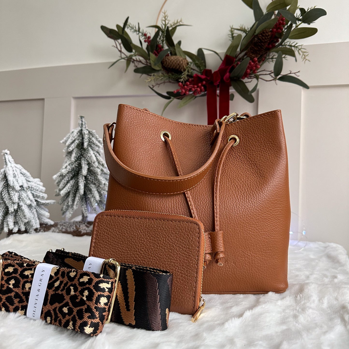 GIFT SET Tan Elle Bucket Bag